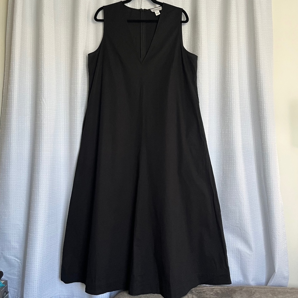 Clavin Klein Black Deep-V Neck Sleeve Less Maxi Dress